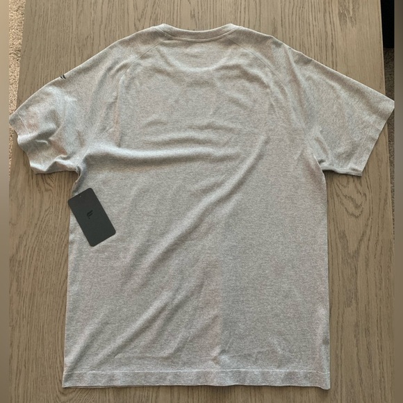 NEW: Fabletics - Men's Short Sleeve Active T-Shirt: - Picture 5 of 5